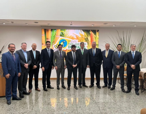 Frente parlamentar une deputados e senadores em defesa do etanol
