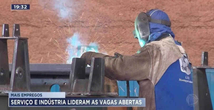 Mais empregos: serviços e indústria lideram vagas abertas em Sertãozinho